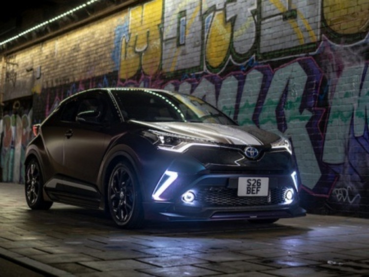 Hybrydowa Toyota C-HR z pakietem TRD - eksperyment brytyjskiej tunerki